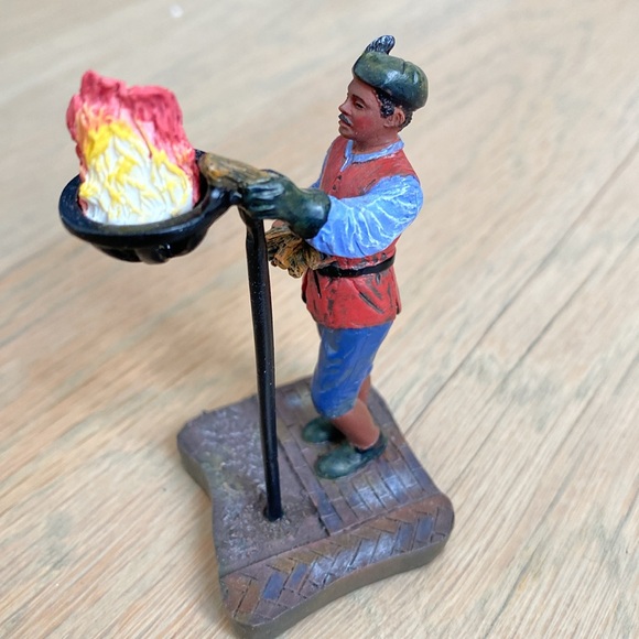 Williamsburg Man Tending Cresset - Lang and Wise - Picture 3 of 10